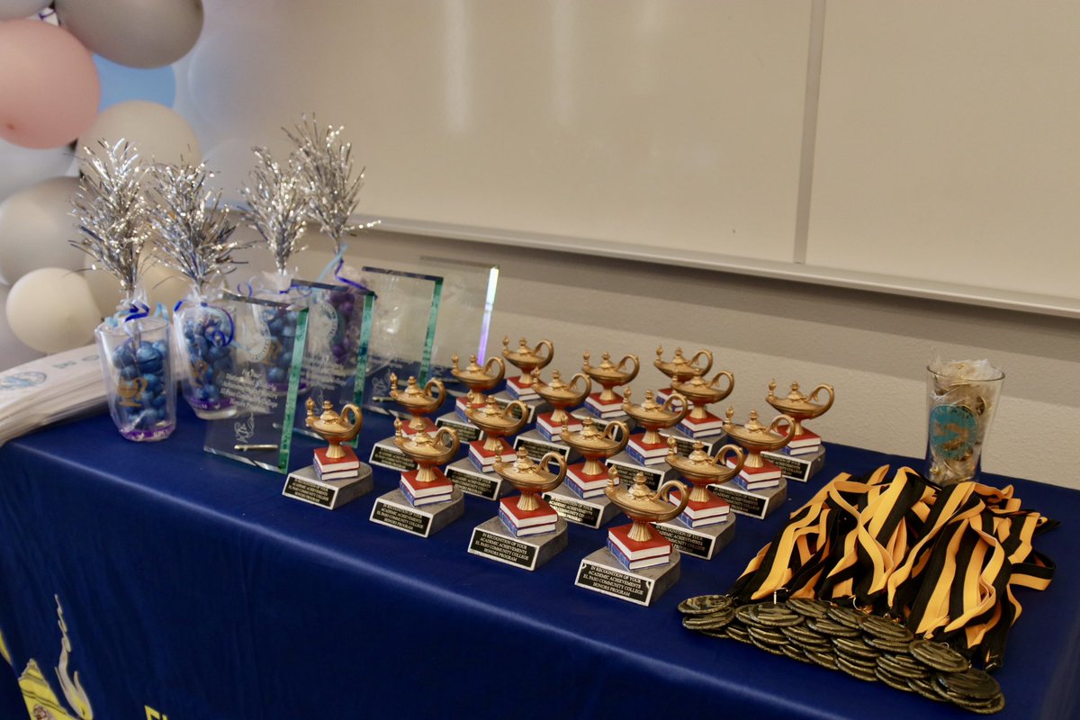 Some of our HPA bulldogs being recognized at the EPCC Honors ceremony! Way to represent the #BULLDOGNATION!! We are so proud of you!! <a href="/Socorro_HS1/">Ignacio Estorga, Ed.D</a> <a href="/DrCarlosCAmaya/">Carlos C. Amaya</a> <a href="/FArmendariz_SHS/">Dr. Fabiola Armendariz, DNP</a> <a href="/Cnwihi_shs/">Christopher Nwihim</a>