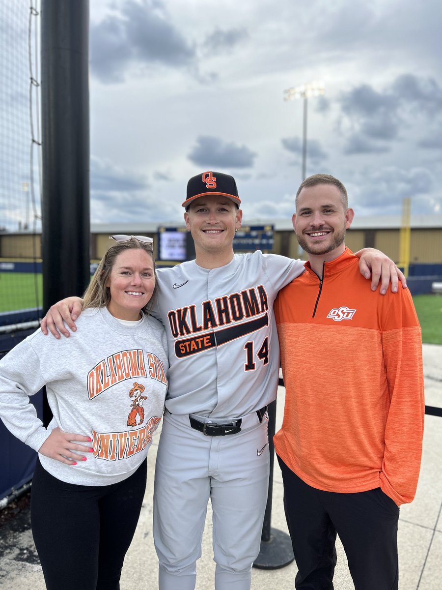 CoachA_31's tweet photo. Perfect trip to watch @Realbaydenroot pitch for the first time! @OSUBaseball
#ProudNeighbor https://t.co/kMyqXNs2wU