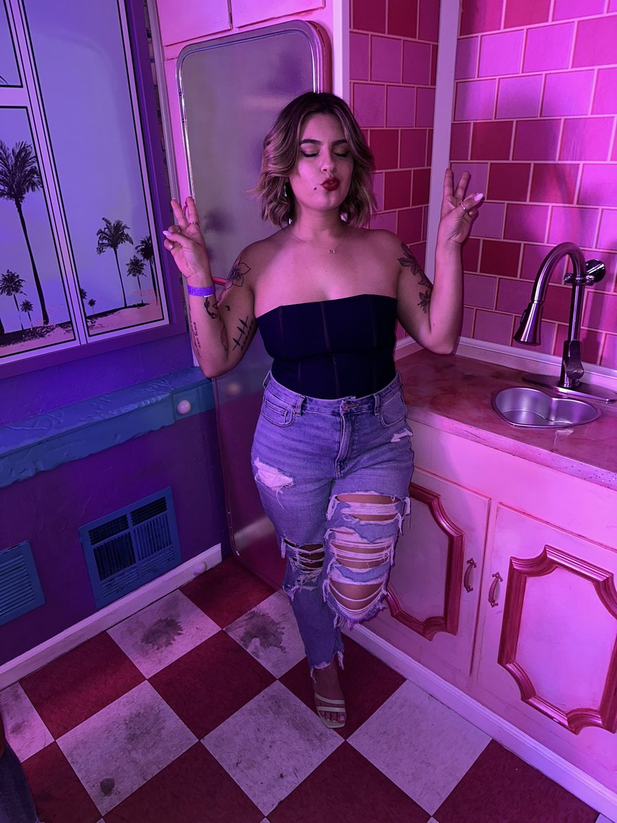 Melissaagx33's tweet photo. Barbie girl In my Barbie word 💄💗🦩🌸 https://t.co/GMIwFltAiU