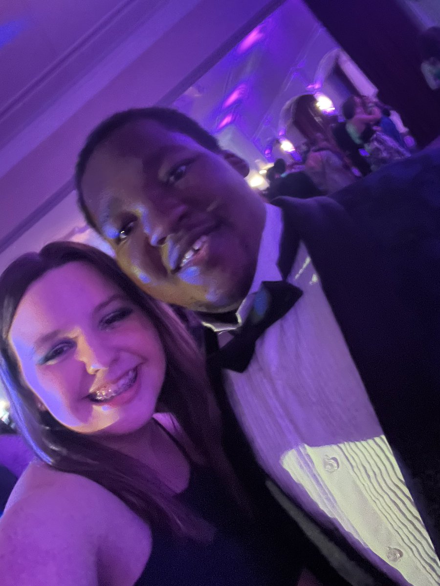 Colgan Prom fun <a href="/colganhs/">Colgan High School</a> 💙💙🦈🦈 <a href="/ColganFin/">Colgan FIN Friends</a>