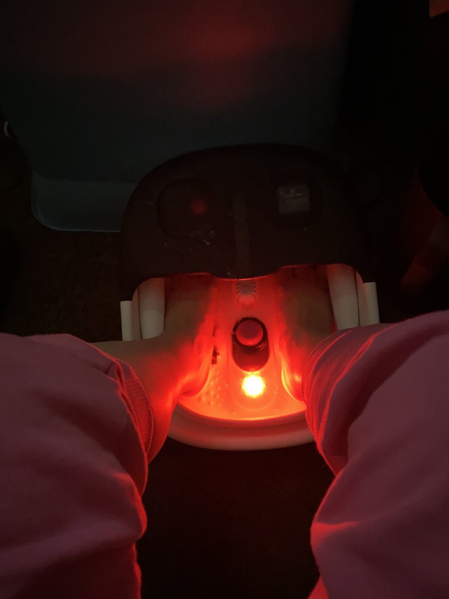abbyf78's tweet photo. Relaxing those feet to do it again tomorrow! #Work https://t.co/XCnuMgazGT
