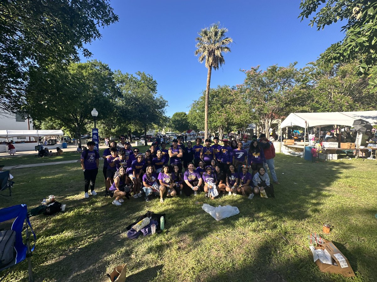 Thank you to all our athletes and parents who worked King William today! Here’s the bunch that stayed the whole day! 🙏🏼🥳🦅🪅