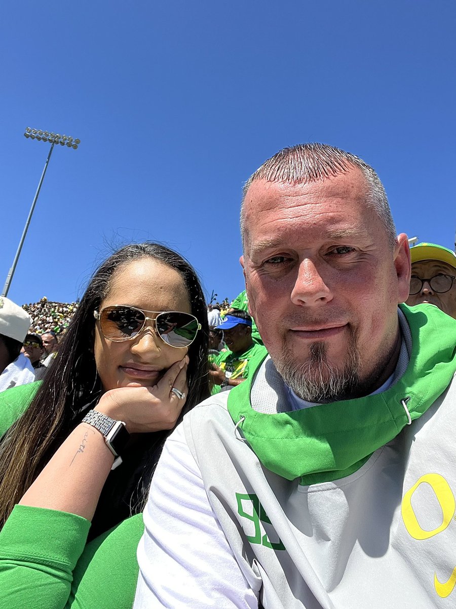 Coach__Chance's tweet photo. It was a hot one but a good one. Always a great time with in Autzen. Ready for the season now. #GoDucks π£π’π‘ #95 #oregonspringgame https://t.co/Dpmlc4OQoT