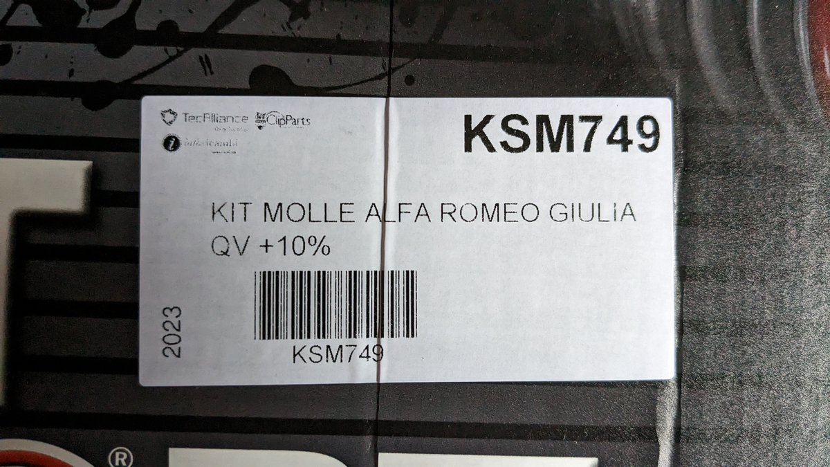 Genyosaii's tweet photo. It's that time. Track season!
New oil.
New plugs.
Filter cleaned.
Now to change these rotor rings and pads. Then, install my new, custom race springs!
And maybe I shouldn't drive in the street w/my track geometry. Street tires are shot!
#AlfaRomeo #Giulia #Quadrifoglio 🇮🇹🍀🐍 https://t.co/Nn87sfjfUP