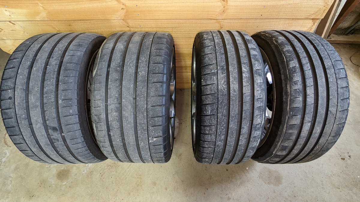 Genyosaii's tweet photo. It's that time. Track season!
New oil.
New plugs.
Filter cleaned.
Now to change these rotor rings and pads. Then, install my new, custom race springs!
And maybe I shouldn't drive in the street w/my track geometry. Street tires are shot!
#AlfaRomeo #Giulia #Quadrifoglio 🇮🇹🍀🐍 https://t.co/Nn87sfjfUP