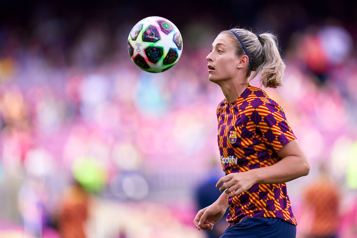 Bar fut fem On Twitter RT MWeeeeil SHE COME BACK 