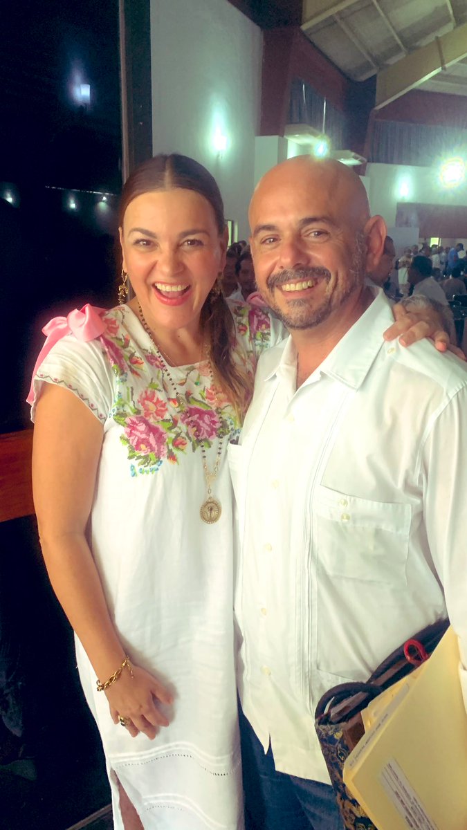 hjaimejavier's tweet photo. Con @CeciliaPatronL https://t.co/dcIjaMSdBh
