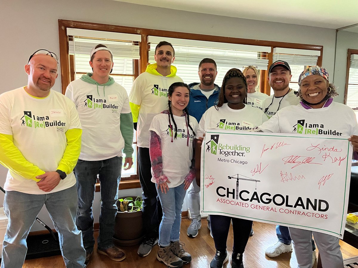 Incredible Saturday with our young professionals CLC volunteers to provide home improvements for our gracious and joyous <a href="/RTMetroChicago/">Rebuilding Together Metro Chicago</a> Englewood resident! Time well spent! #RebuildingDay #NRD2023