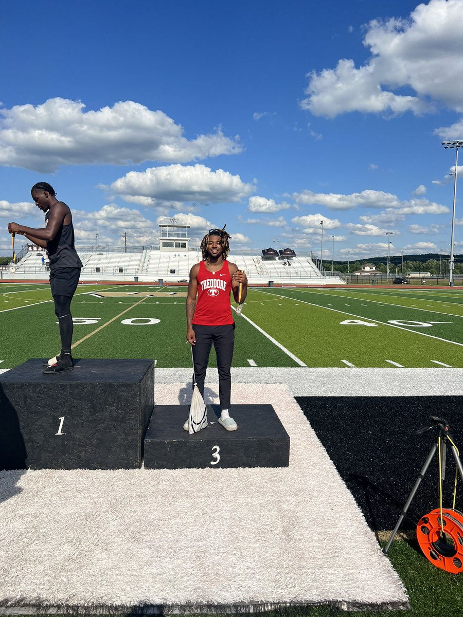 Bobcat_TF's tweet photo. Congratulations to @willjam58379905 for finishing 3rd 🥉 in the 6A region 1 Sectionals triple jump with a jump of 42’2” #statebound https://t.co/lfr2orOw53