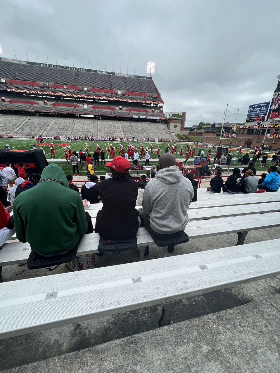 MylesHamilton00's tweet photo. I had a great time at UMD Today! Was also cool to meet Giants new CB Deonte Banks! @GunterBrewer @UMD_CoachBaker @TheDean_8 @Urbana_FB https://t.co/VusI5BrKOM