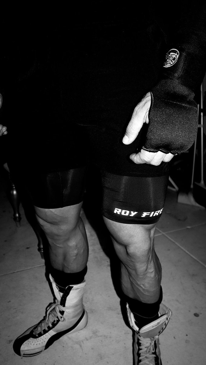 RoyFireNewYork's tweet photo. #backstage action at the HQ 🤟🏼😁 https://t.co/41BMyYqYCa https://t.co/LuKzW2mnvB