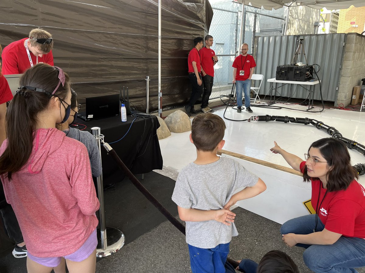 masahiro_ono's tweet photo. Maybe these are the kids who will one day fly #EELS to Enceladus. 

I believe inspiring the next generation is one of the most important missions of @NASA / @NASAJPL and I think we did a great job today at #ExploreJPL!! https://t.co/z5H9HQSwaB