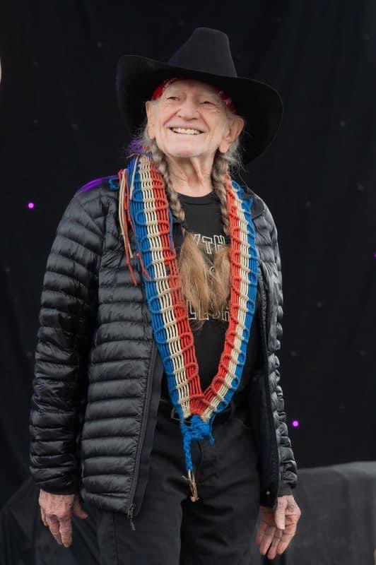 cleaningtowels's tweet photo. today should be a national holiday #happybirthdaywillie #redheadedstranger https://t.co/DloHW4UGzV