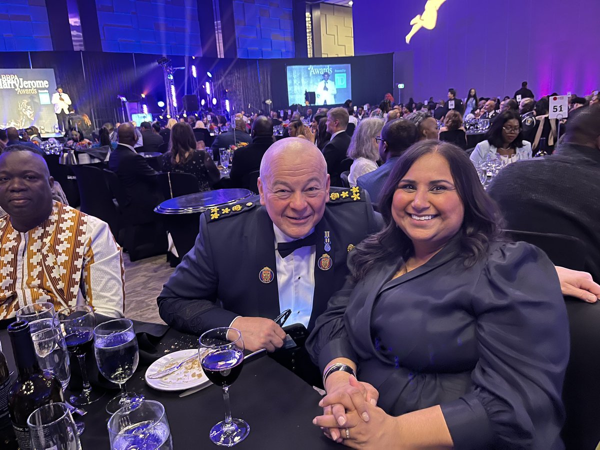 TPSMyronDemkiw's tweet photo. Congratulations to all of the award winners at the @TheBBPA Harry Jerome Awards. And a special thank you to everyone form @TorontoPolice and @TPSBoard for supporting this important and extraordinary event. https://t.co/sv3jqk6giI