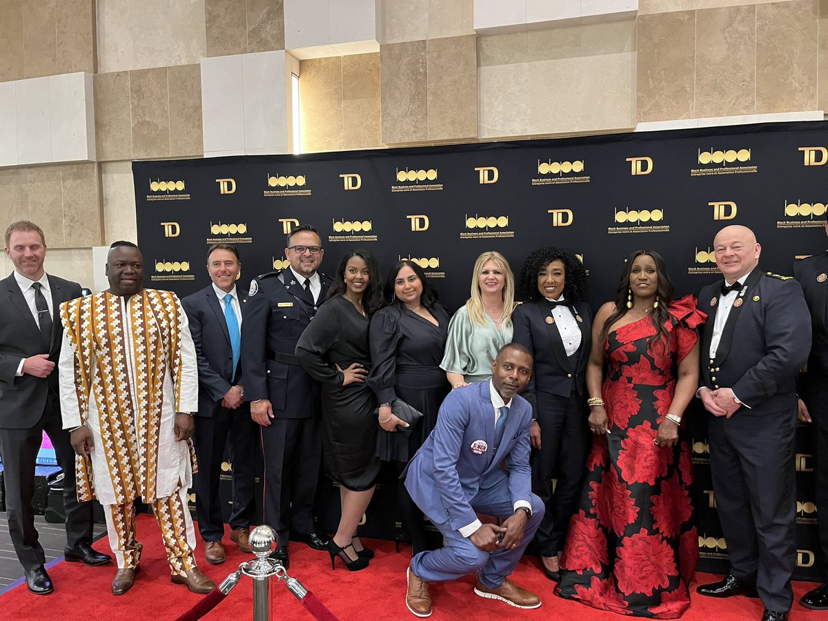 TPSMyronDemkiw's tweet photo. Congratulations to all of the award winners at the @TheBBPA Harry Jerome Awards. And a special thank you to everyone form @TorontoPolice and @TPSBoard for supporting this important and extraordinary event. https://t.co/sv3jqk6giI
