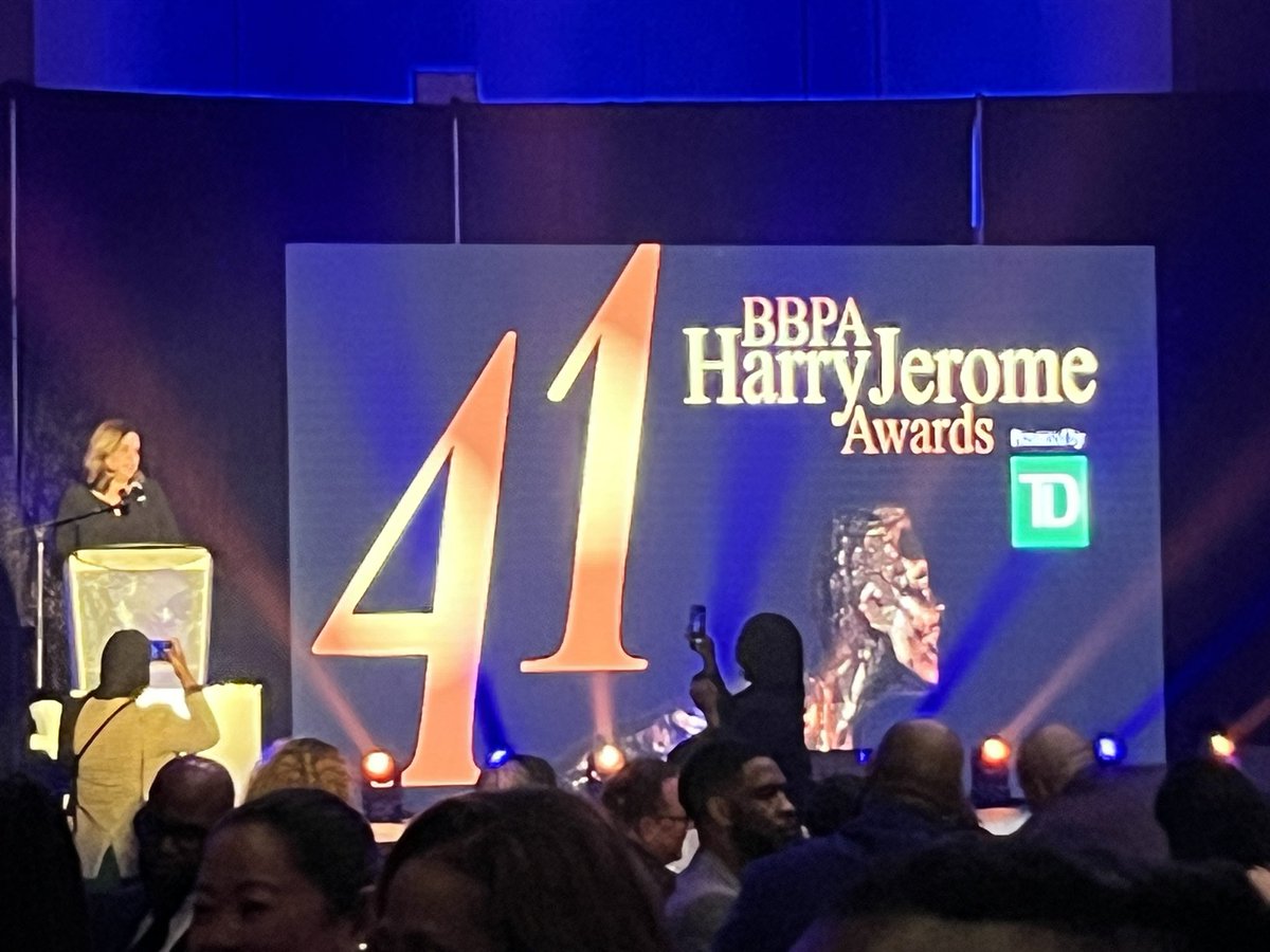 TPSMyronDemkiw's tweet photo. Congratulations to all of the award winners at the @TheBBPA Harry Jerome Awards. And a special thank you to everyone form @TorontoPolice and @TPSBoard for supporting this important and extraordinary event. https://t.co/sv3jqk6giI