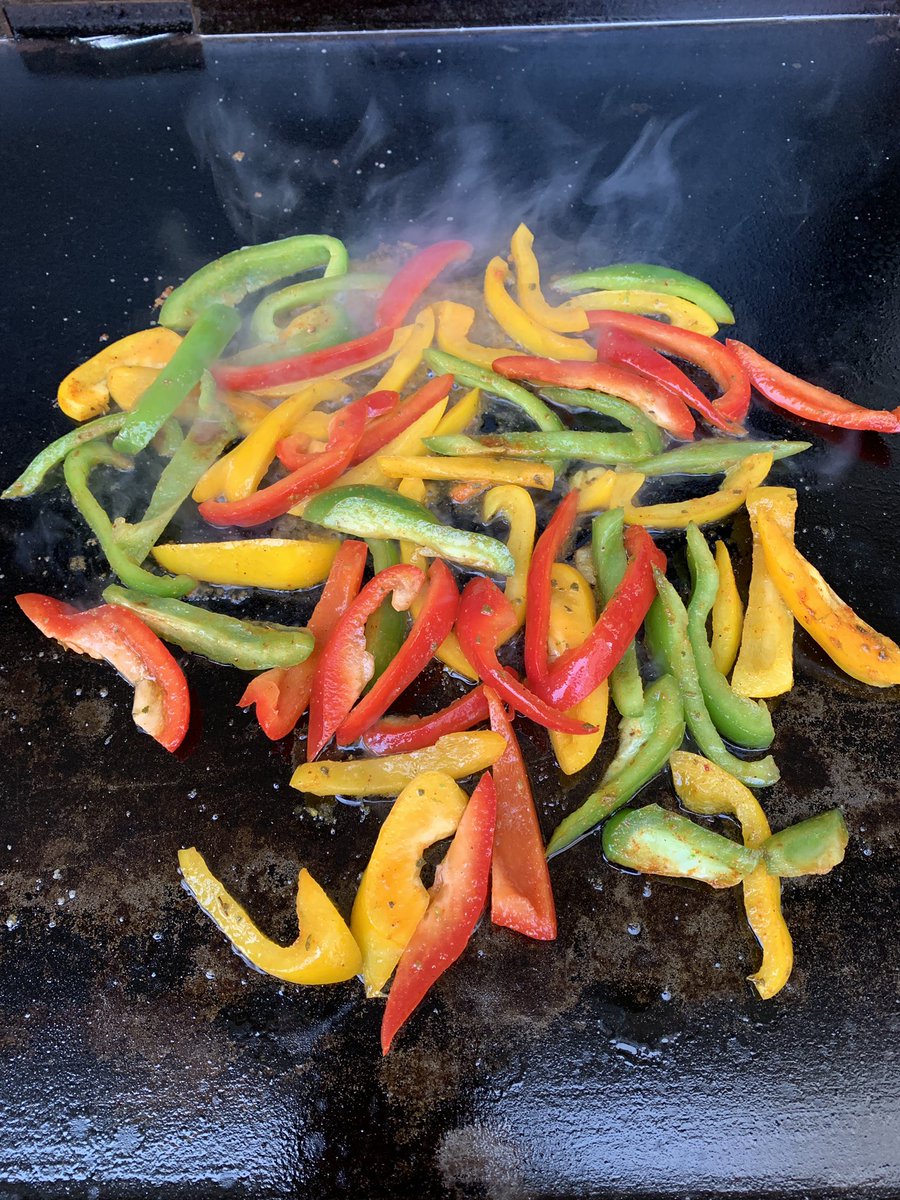phatbaldguy's tweet image. It’s a great Saturday when it’s fajita Saturday. 

#FatKidProblems