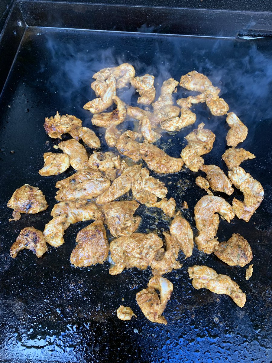 phatbaldguy's tweet image. It’s a great Saturday when it’s fajita Saturday. 

#FatKidProblems