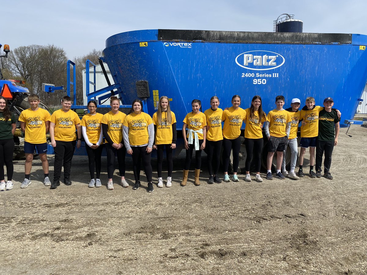 msvannuland's tweet photo. Bay View Middle School and #FUTP60 students had a great time on our farm visit! @hssdbv @HSSD @BieszkPE @WisconsinFUTP60 @FUTP60 https://t.co/DT5m7u4vvJ