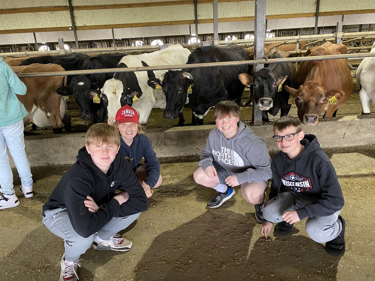 msvannuland's tweet photo. Bay View Middle School and #FUTP60 students had a great time on our farm visit! @hssdbv @HSSD @BieszkPE @WisconsinFUTP60 @FUTP60 https://t.co/DT5m7u4vvJ