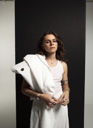 pinkinthnght's tweet photo. May I present to you, Lynn Gunn https://t.co/mZvFZzzQnU
