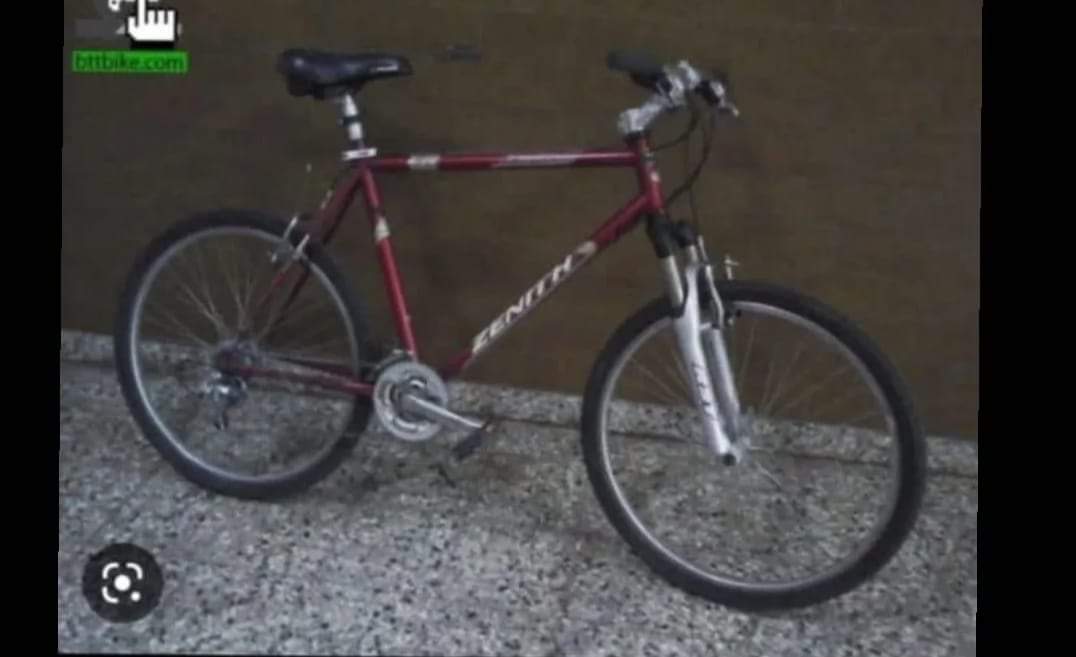 __ivanaok's tweet photo. Buenas gente! Hoy cerca de las 15hs me robaron la bicicleta en la puerta de mi trabajo (entre ríos y galvez). Es una Zenith Tibet rodado 26 color roja como se ve en la foto. Esta bici era mi movilidad por lo cual si me ayudan a difundir les agradecería un montón! https://t.co/PFrzwbMnQT