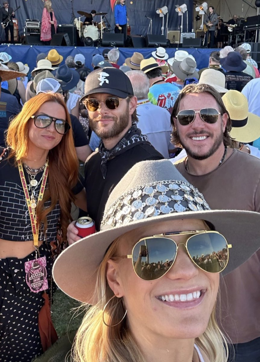 JensenAcklesPL's tweet photo. 📷 • Via @stevecarlson IG stories from @jazzfest in New Orleans.
#spnfamily #supernatural #thewinchesters #jensenackles https://t.co/qpqt1Hm22m