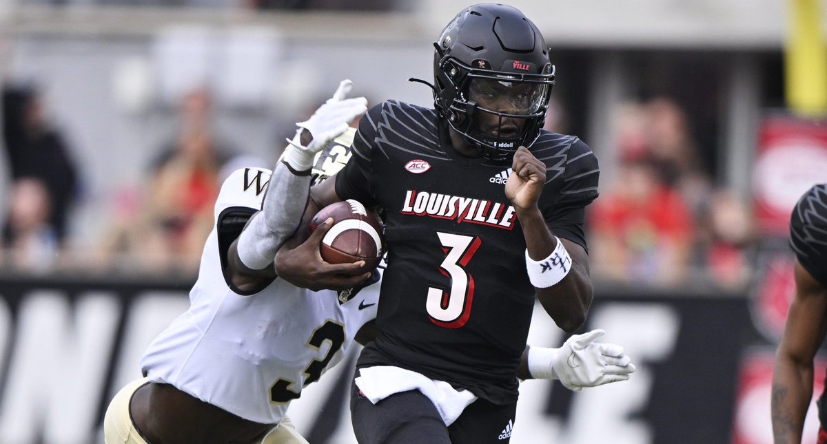 NestPgs's tweet photo. The #Patriots gave recently signed UDFA Malik Cunningham the biggest UDFA contract in team history with $200k guaranteed along with $30k as a signing bonus. https://t.co/OK9B2sdwwj