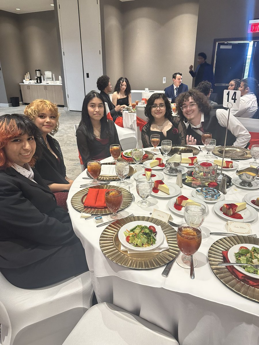 Michaeldmc1911's tweet photo. Exciting night at the JROTC Gala with the amazing support of the DHS admin team! Our cadets were on fire, showcasing their leadership and talent. https://t.co/JOUHX5B2wz