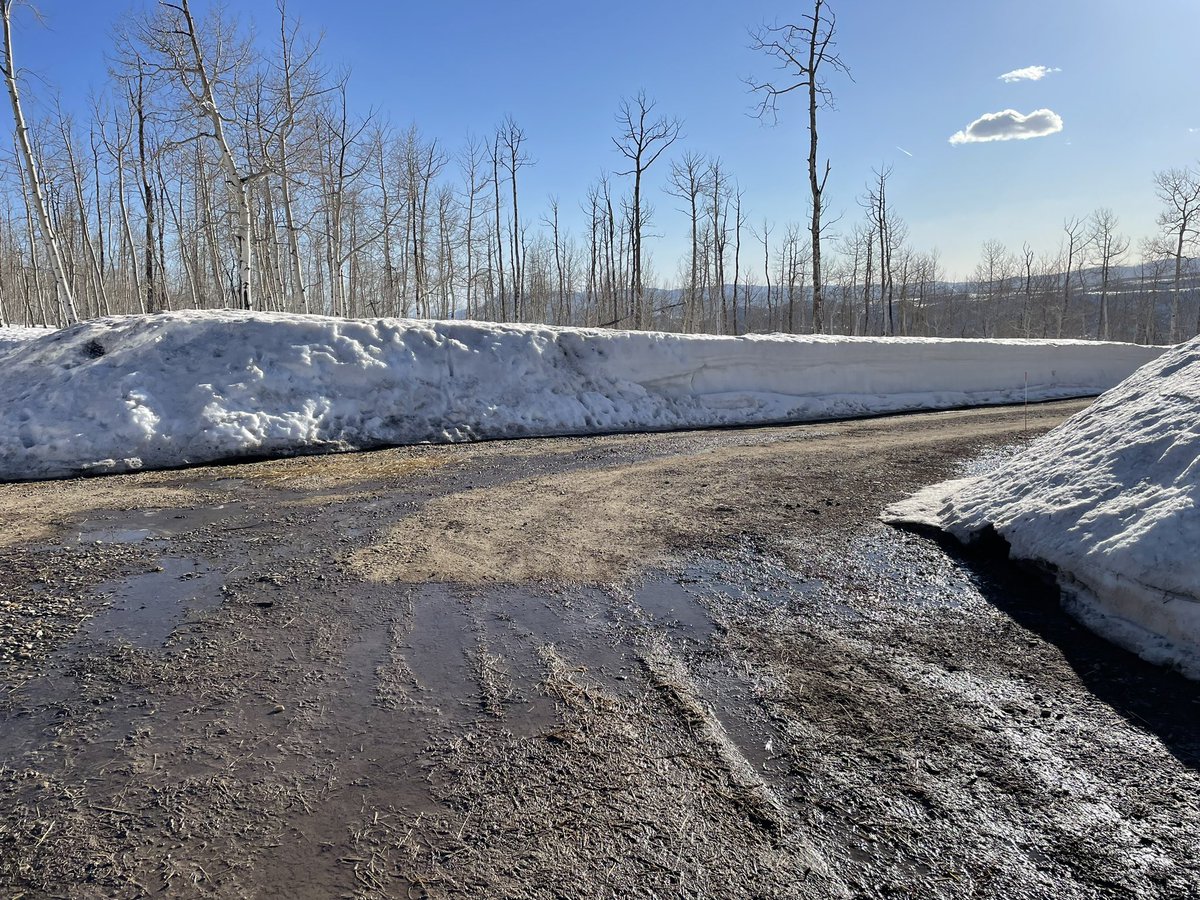 jaminwestby's tweet photo. Look at how much snow has MELTED!!!

@NWSGJT @NWSBoulder #COwx
@BianchiWeather #flattops https://t.co/eT0qk8iwVJ