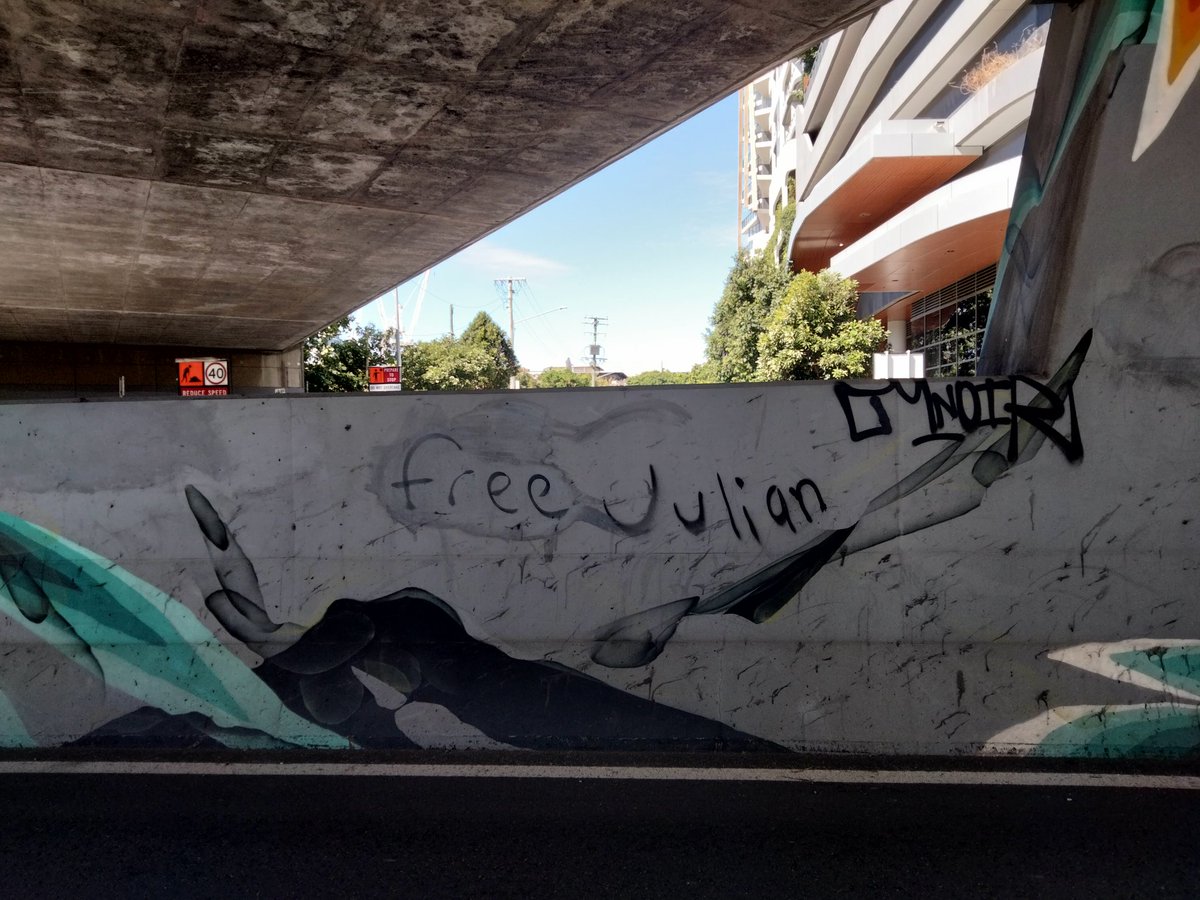 BelgraveRaine's tweet photo. Good morning Brisbane and what do I see?
#FreeJulian down the road and this time it wasn't me
😍
Getting ready for The Persecution of Truth Seminar with Julian's dad John Shipton @MurdochCadell & @KellieTranter
#EndThePersecution
#BringAssangeHome
https://t.co/HyW31qrE96 https://t.co/rOVPnze7BP