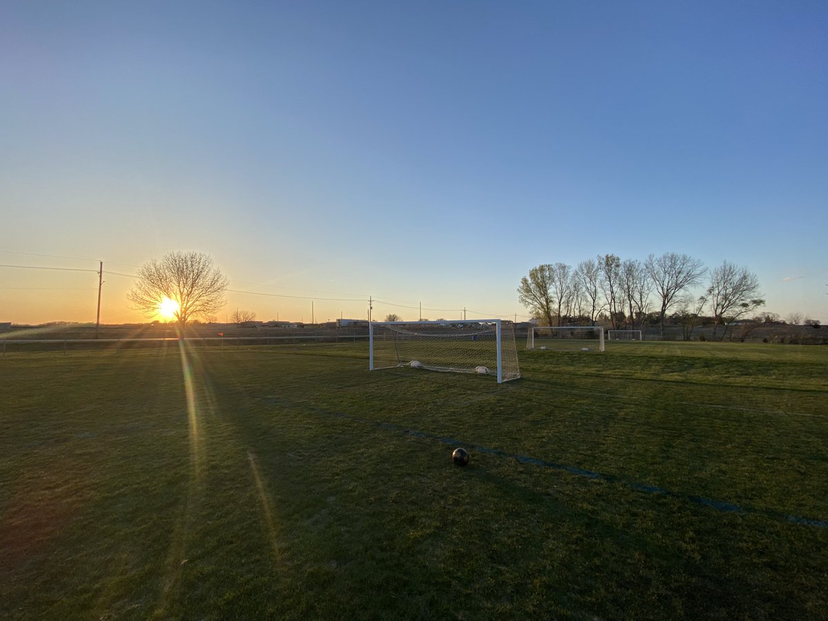 Great first day for the ⁦<a href="/SportingNE_FC/">SportingNebraskaFC</a>⁩ Academy girls in the Star City Invite. All 3 teams played great, scored some good goals and worked extremely hard. Closing down the fields, back at it tomorrow. #6outof6 #whiskeyplease