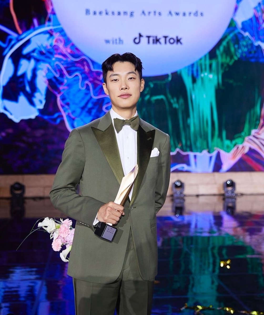 sekarrizqi19's tweet photo. King and Queen
#JunYeol #Hyeri
#RyuJunYeol #LeeHyeri https://t.co/UlMOahPLZ9