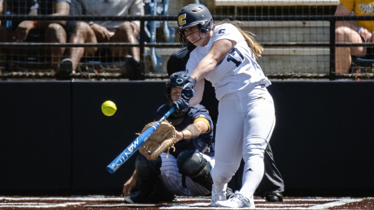 It's a Saturday sweep for <a href="/GoMocsSB/">Chattanooga Softball</a>! The Mocs had three home runs including a pinch hit grand slam off the bat of Kendall Forsythe.
bit.ly/446uQw6
#GoMocs