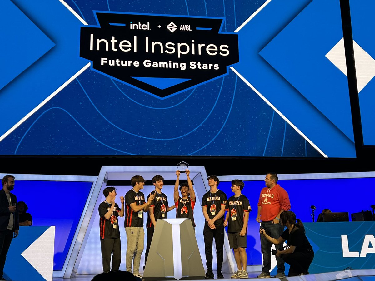 Jenumi2's tweet photo. And with that the Deerfield Warriors wins the OW2 Championship at #IntelInspires https://t.co/IuvhpiLwOJ