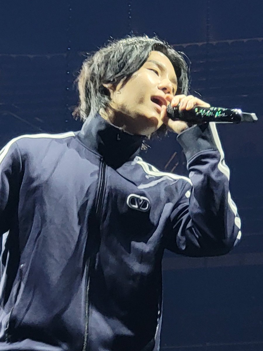 BtsItalyUni's tweet photo. 🇮🇹Foto soundcheck a Newark per la terza tappa del tour di SUGA | Agust D.

💜Photo soundcheck in Newark for the third leg of the SUGA tour | Agust D.

#AgustD_SUGA_Tour 
#SUGA_AgustD_TOUR_in_NY #AgustD #SUGA #yonngi #MinYoongi #D_Day 
#BTS https://t.co/BXEt5cS1qN
