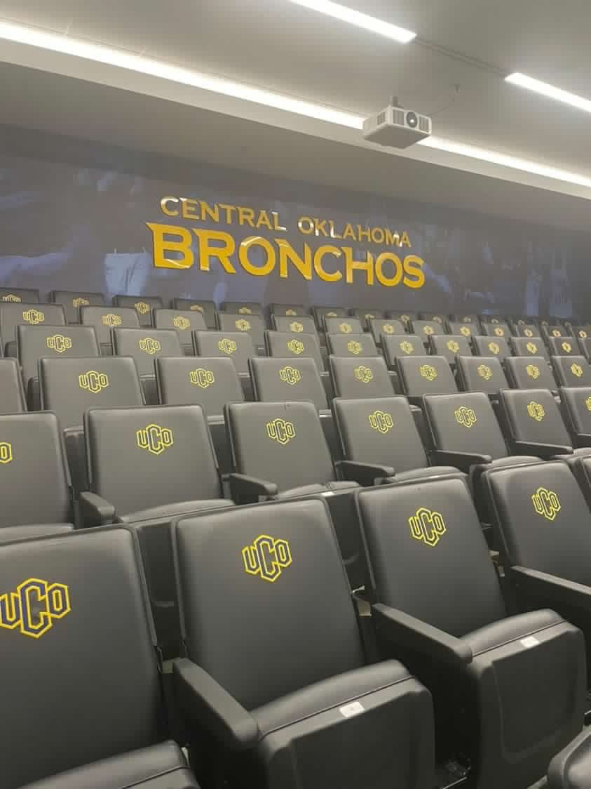 BrycePerkins's tweet photo. Had a blast @ucobronchofb spring game!! Loved the facilities and staff! #RollCho @_CoachDonald @Pbriningstool @AdamDorrel @Coach_Curlee @EarlGill10 @NWARELITE7v7 https://t.co/3JM1uKEwsn