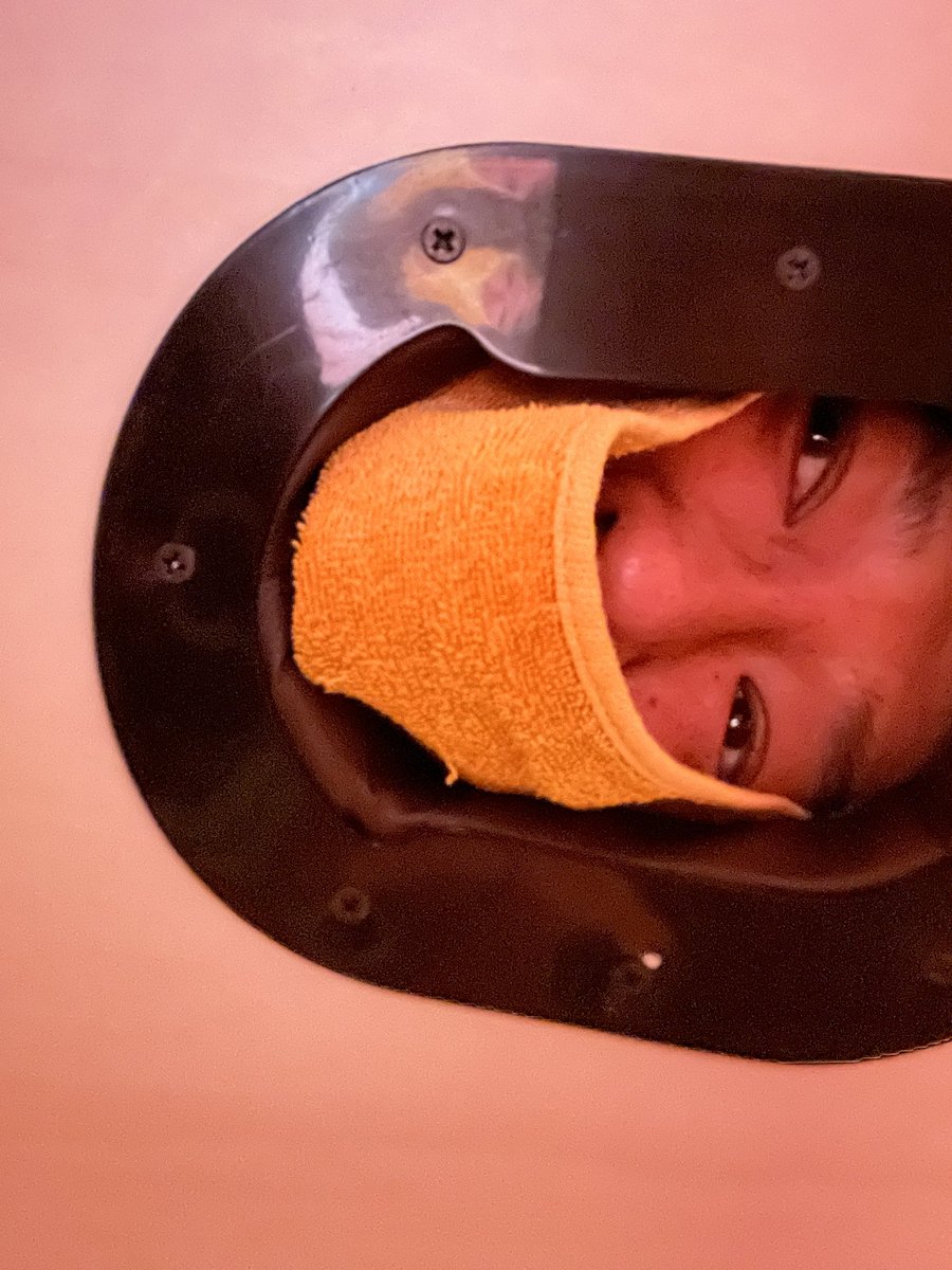 morimasukarasu's tweet photo. #カンコンキンシアター

佐藤トレーナー に
ケアしていただき
いざ千穐楽。 https://t.co/0yc1EJYgu0