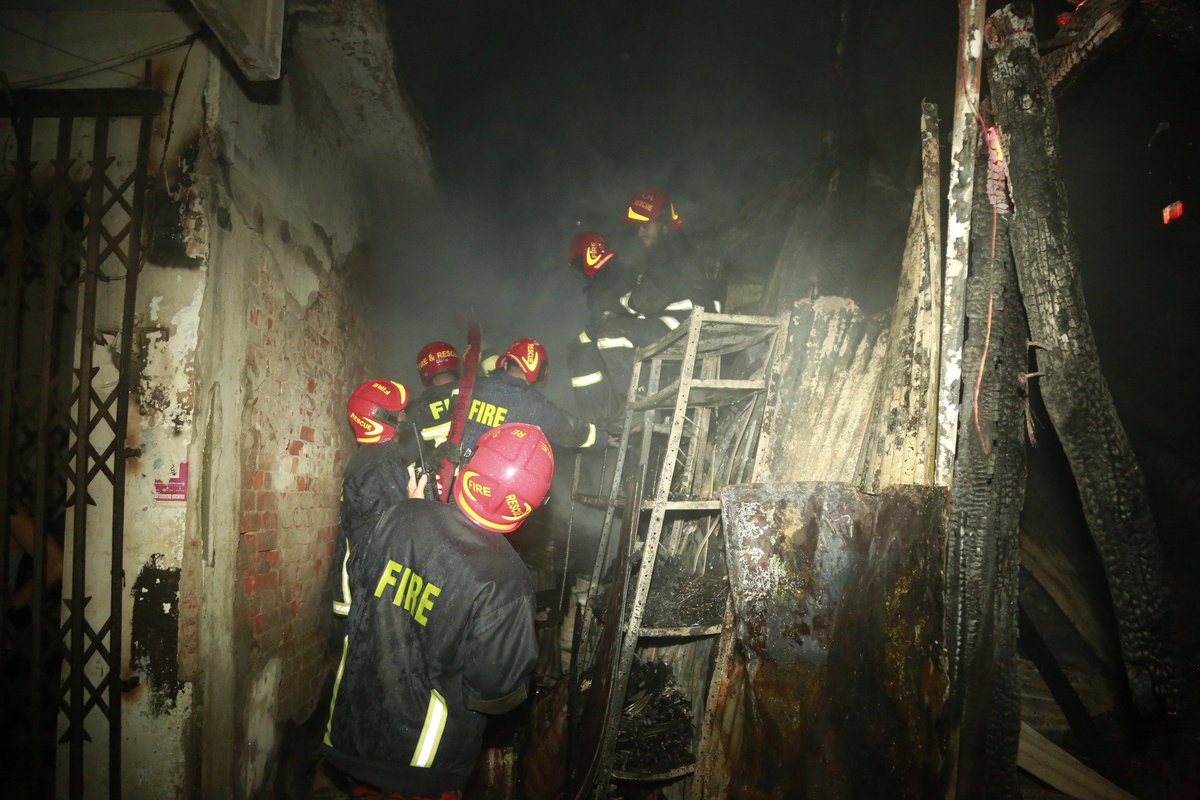 DefsecaBD's tweet photo. There are only 14,000 firefighters in 🇧🇩🚨#Bangladesh, which has a population of over 170 million. In contrast, both #Army and #Police have 300,000 personnel each. Bangladesh's frontline services are critically short-staffed. We need more people, funds, tech, &amp; training. #TBDA https://t.co/EHTxarvsbT
