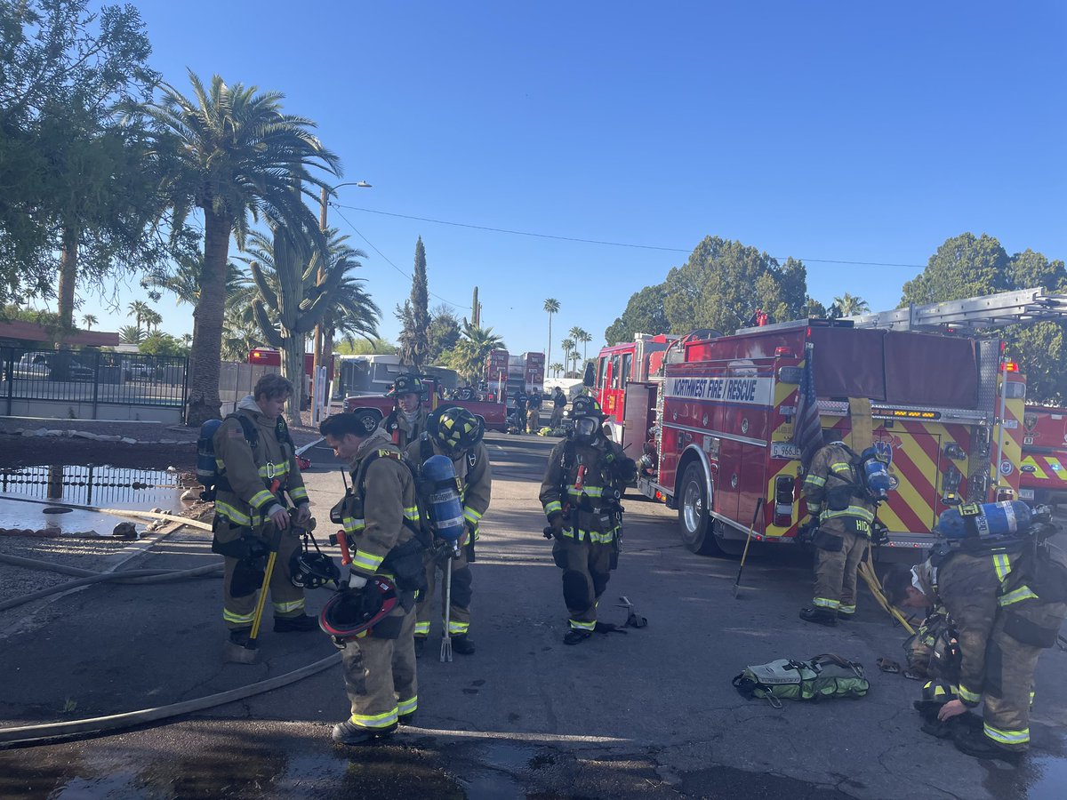 NorthwestFire's tweet photo. Crews responded to a house fire off Flowing Wells Rd. after 4:30. The cause is under investigation and 1 adult & 4 children are displaced. NWFD Community Assistance Team and Red Cross are assisting. #NWFDAZ @RedCrossAZ @PimaSheriff @GRFDAZ @TucsonFireDept #autoaid https://t.co/kX6oM14CDD
