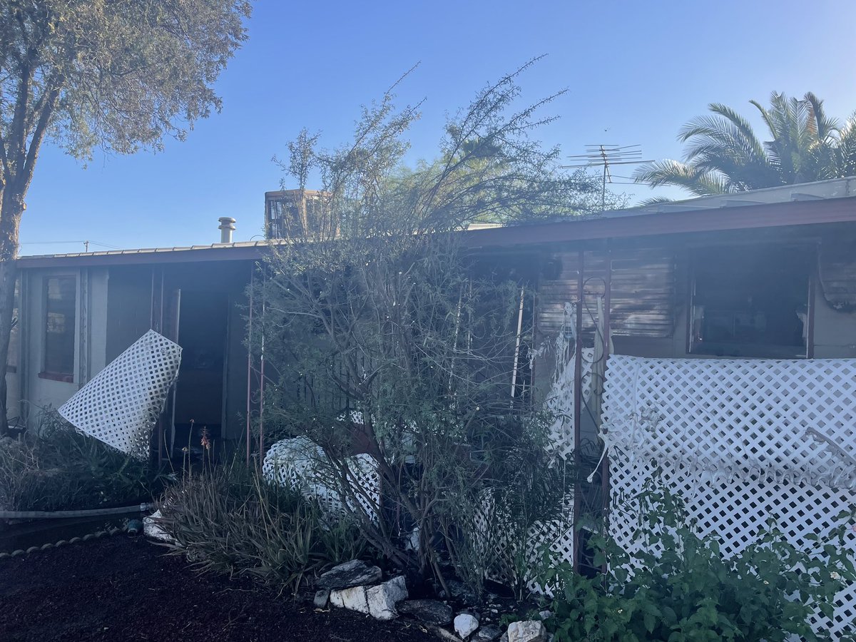 NorthwestFire's tweet photo. Crews responded to a house fire off Flowing Wells Rd. after 4:30. The cause is under investigation and 1 adult & 4 children are displaced. NWFD Community Assistance Team and Red Cross are assisting. #NWFDAZ @RedCrossAZ @PimaSheriff @GRFDAZ @TucsonFireDept #autoaid https://t.co/kX6oM14CDD