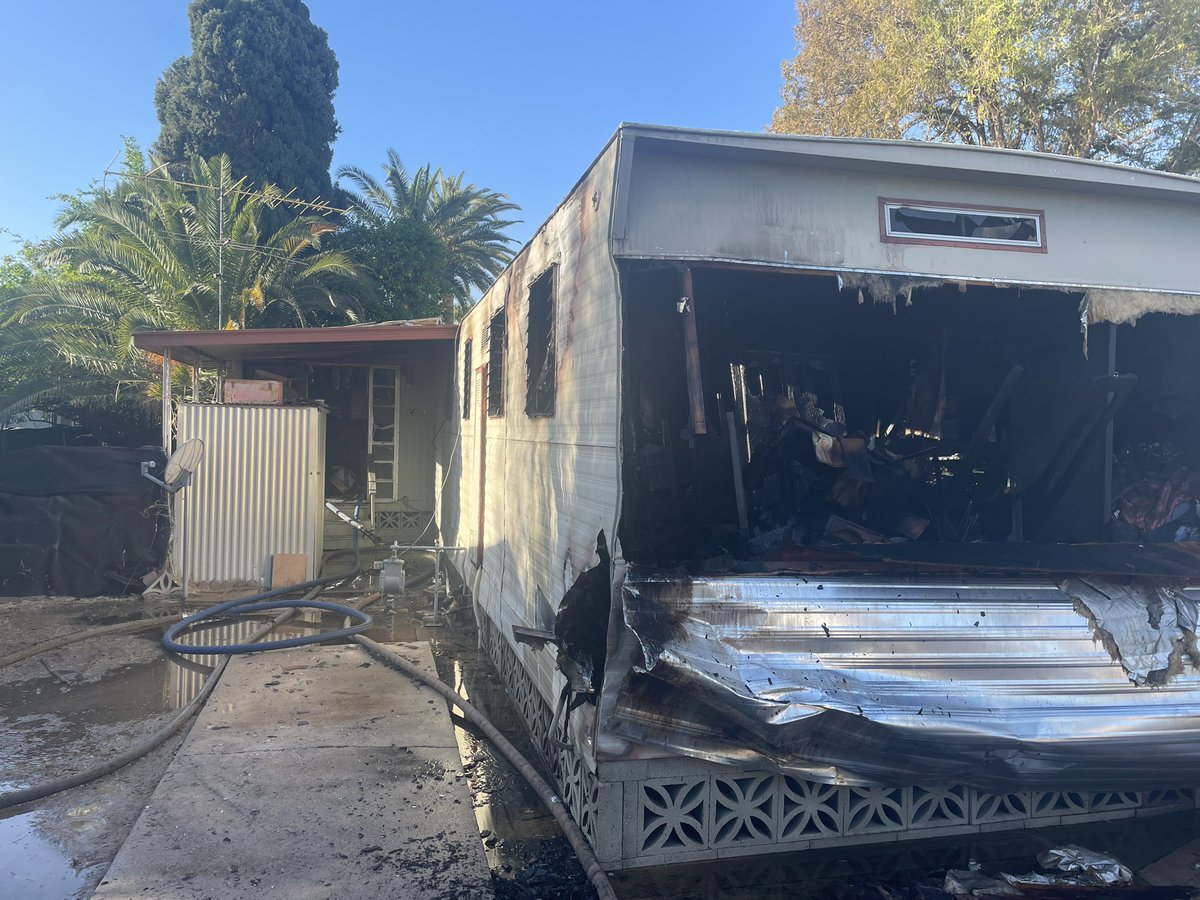 NorthwestFire's tweet photo. Crews responded to a house fire off Flowing Wells Rd. after 4:30. The cause is under investigation and 1 adult & 4 children are displaced. NWFD Community Assistance Team and Red Cross are assisting. #NWFDAZ @RedCrossAZ @PimaSheriff @GRFDAZ @TucsonFireDept #autoaid https://t.co/kX6oM14CDD