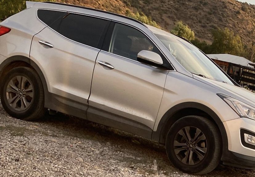 Nuestro auto desapareció del estacionamiento del @lider_cl cordillera #PuenteAlto 

Mis hijos están muy descompensados (especialmente Salvador)

El auto está adecuado para una familia autista, no sé manejar otro auto (a parte del mío y el de mi papá)

La patente es GXSS 21