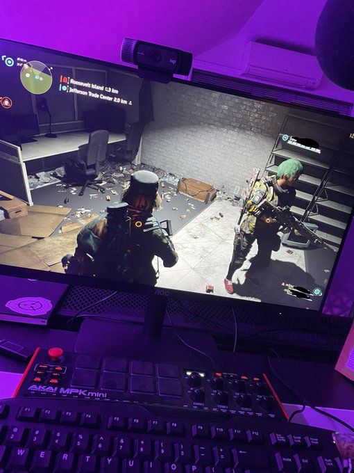 i&rsquo;m high rn playing some Division 2 with @FloofN3ss 😵&zwj;💫 https://t.co/4HglbSGAnt<a class="tags" href="/tag/floofn3ss">@floofn3ss</a>
