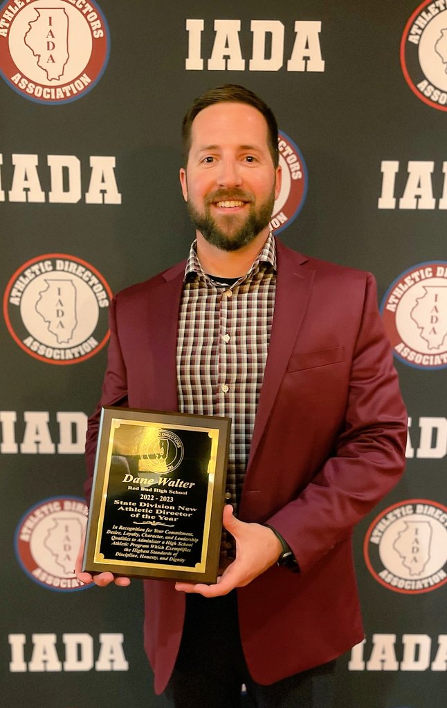 Congrats to <a href="/Coach_Walter/">Dane Walter</a> on being recognized as the <a href="/IllinoisAD/">IADA</a> Division 7 New AD of the Year!! Well deserved - proud of you my man! 👊
#redbud132