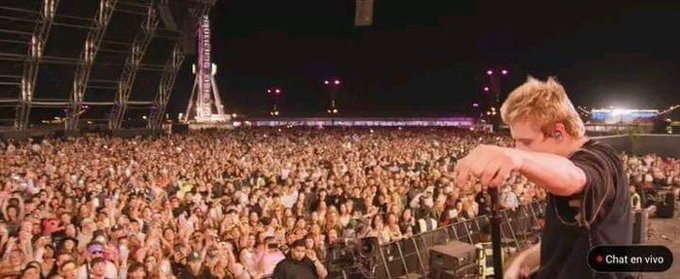 mhereonlyforbts's tweet photo. Spot the bts member (hard level) https://t.co/vKuEMyZU94