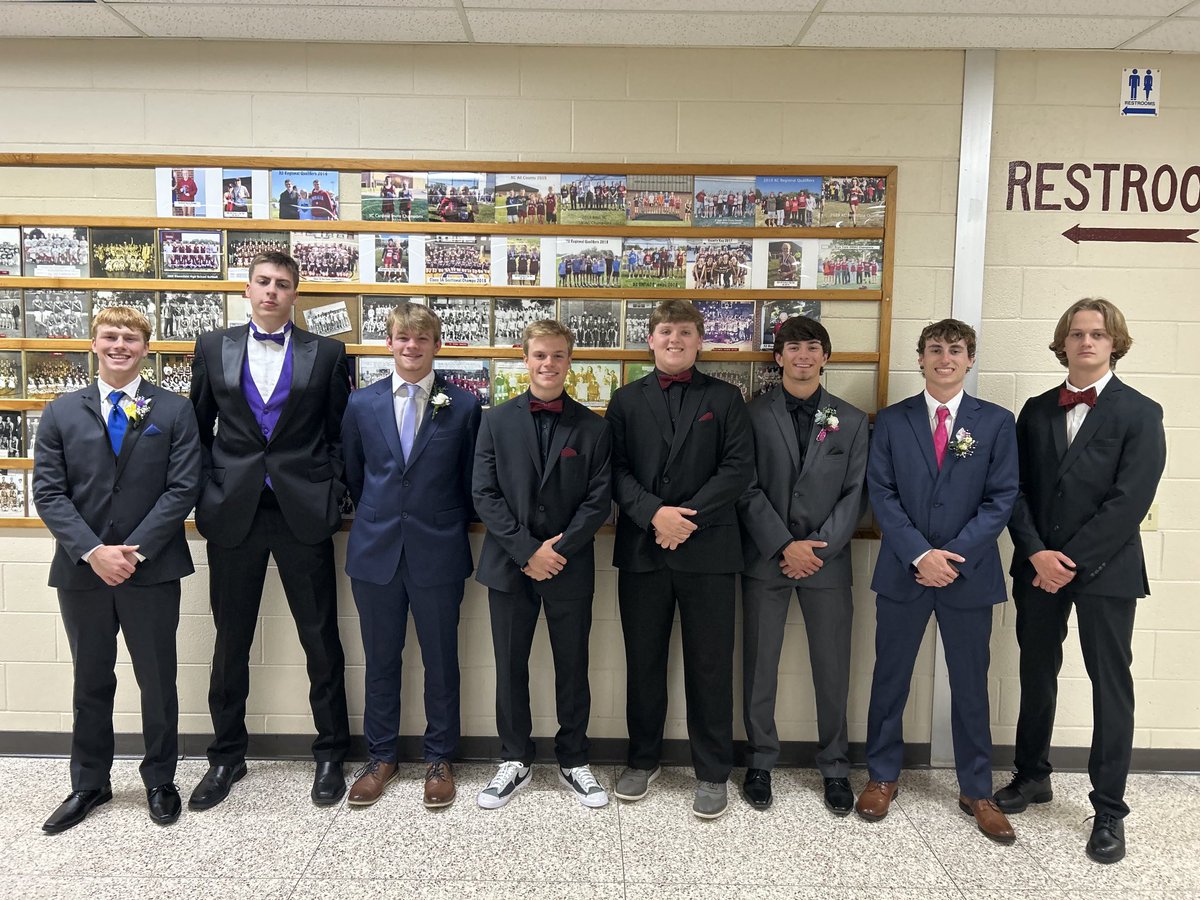Bloomfieldbase's tweet photo. Prom night for Bloomfield Baseball. https://t.co/rGMMSl3Boj