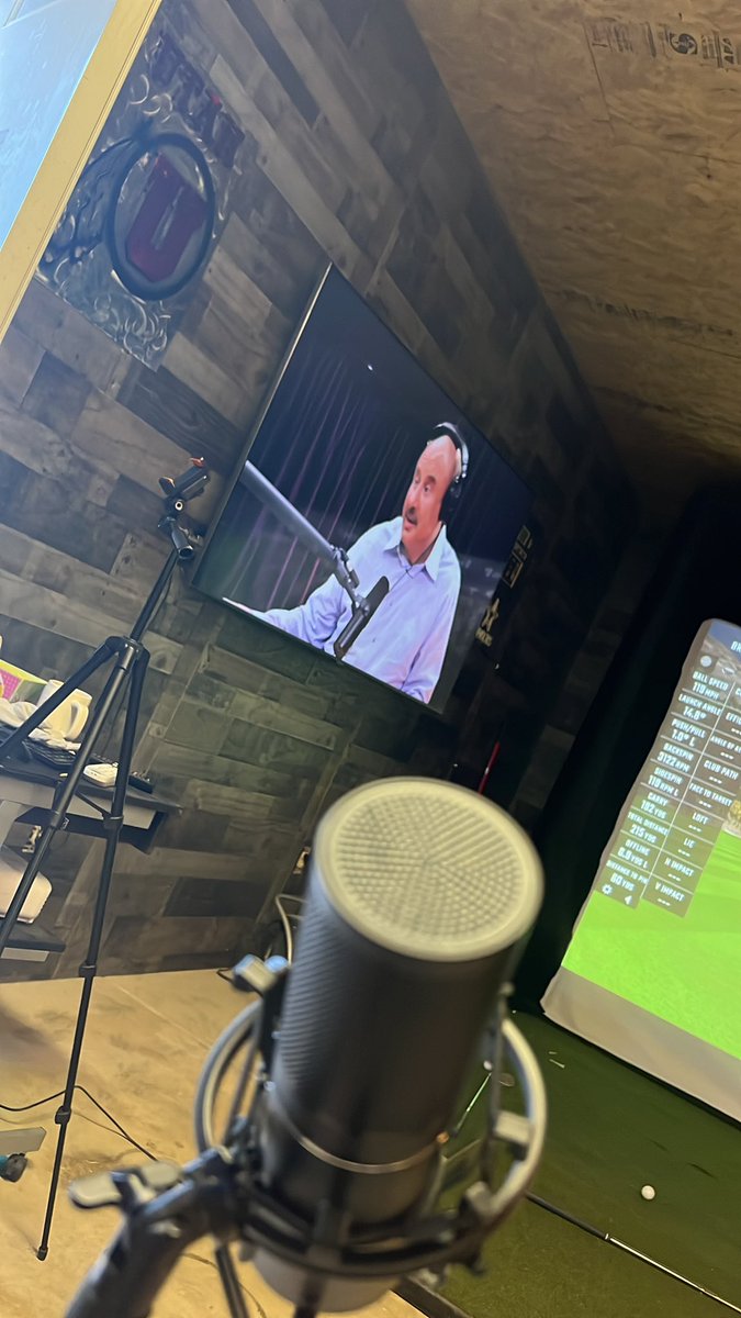 BroSchofield_'s tweet photo. Just watching some of the best podcast episodes of all time @joerogan @DrPhil https://t.co/3bWno1qMxt
