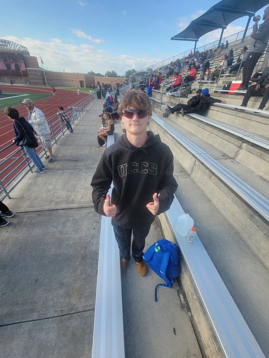GtownTrack's tweet photo. Jack McDaniel is your 5A Region III boys 400 meter CHAMPION.  Courageous effort by this young man.  Can't wait to watch what he does in his return to Austin and the state meet!  #GeorgetownSpeed https://t.co/E0ZssM69k6