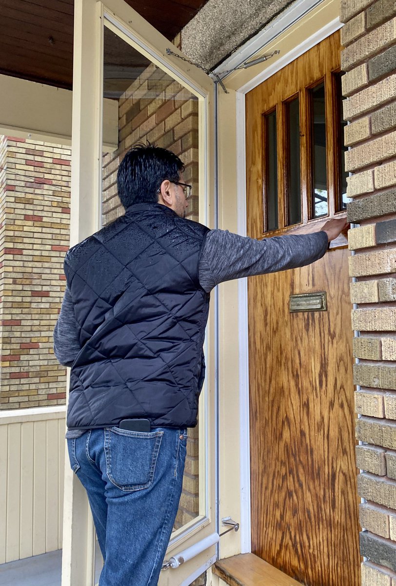Rain ☔️ or shine ☀️, #TeamYasir can't be stopped! 

Thanks to all the volunteers who came out today to knock doors and talk to our neighbours in #OldOttawaSouth about the government's plan for free dental care 🦷 and $10-a-day childcare 👧🏾👶🏼

#OttawaCentre